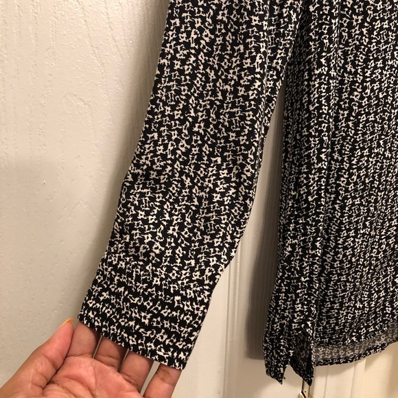 J.Jill Abstract Print Button Down Blouse - Picture 3 of 6